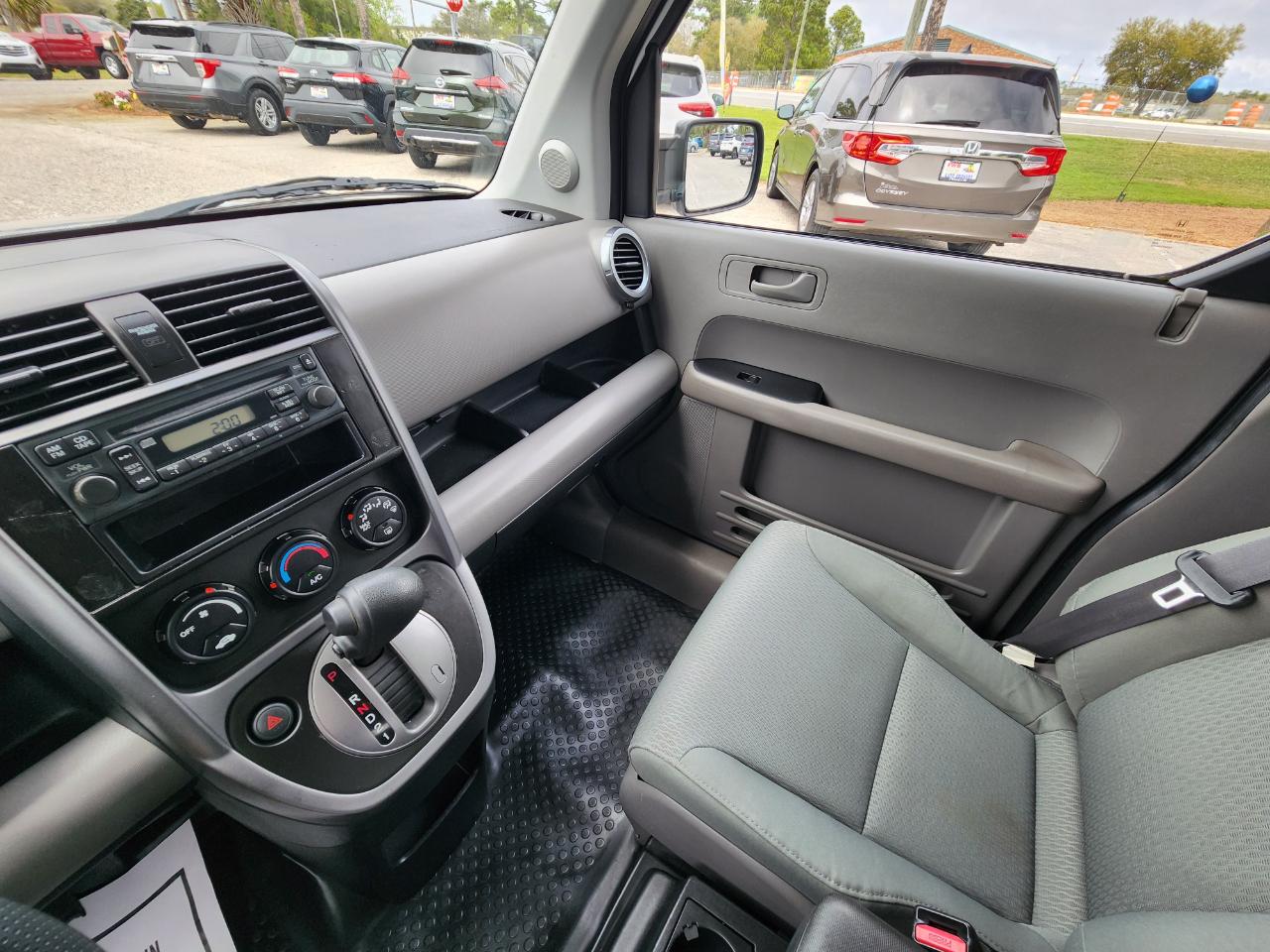 Honda Element 2WD 5dr Auto LX 2009