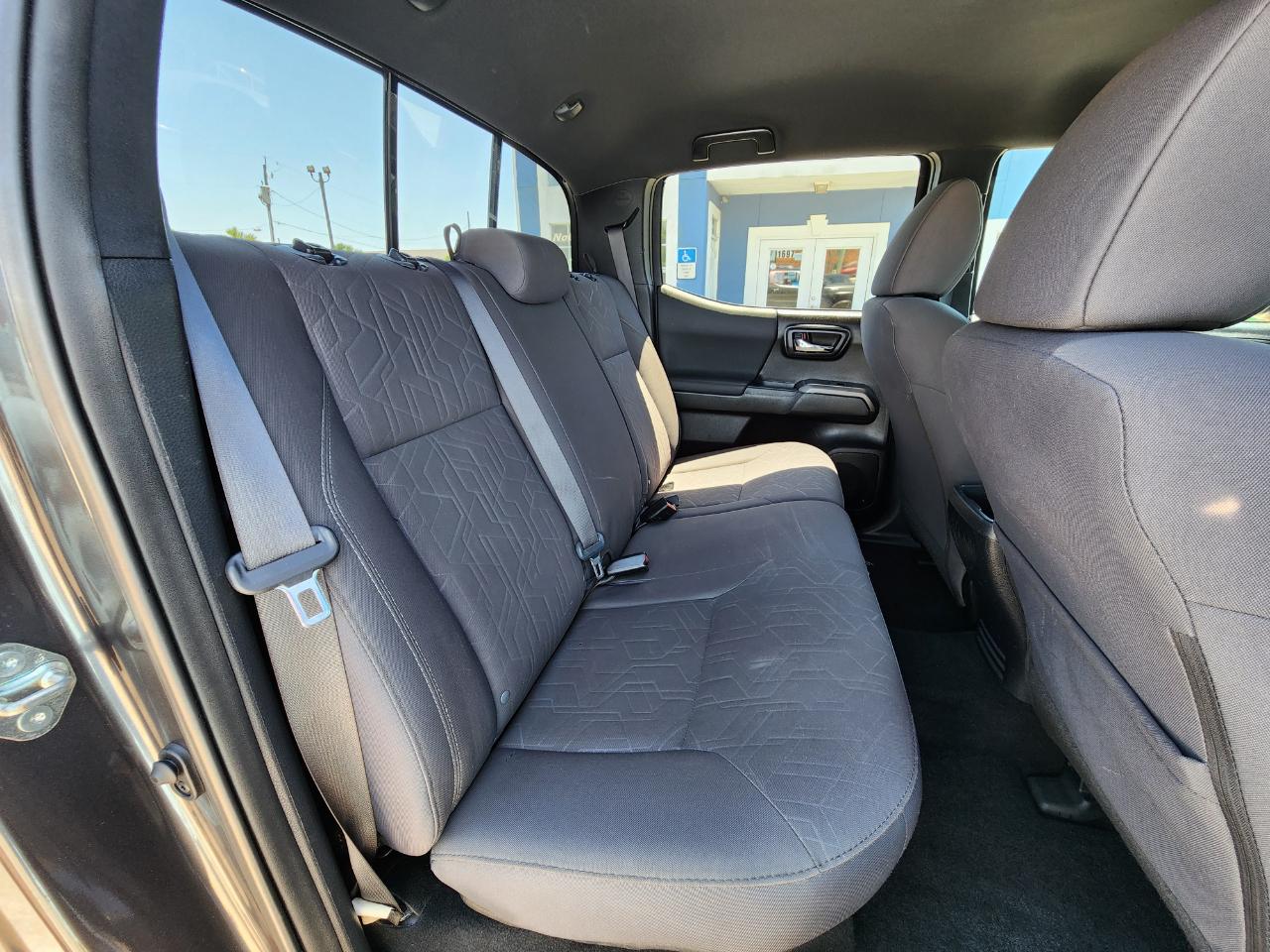 Toyota Tacoma TRD Off Road Double Cab 5' Bed V6 4x2 AT (Natl) 2017