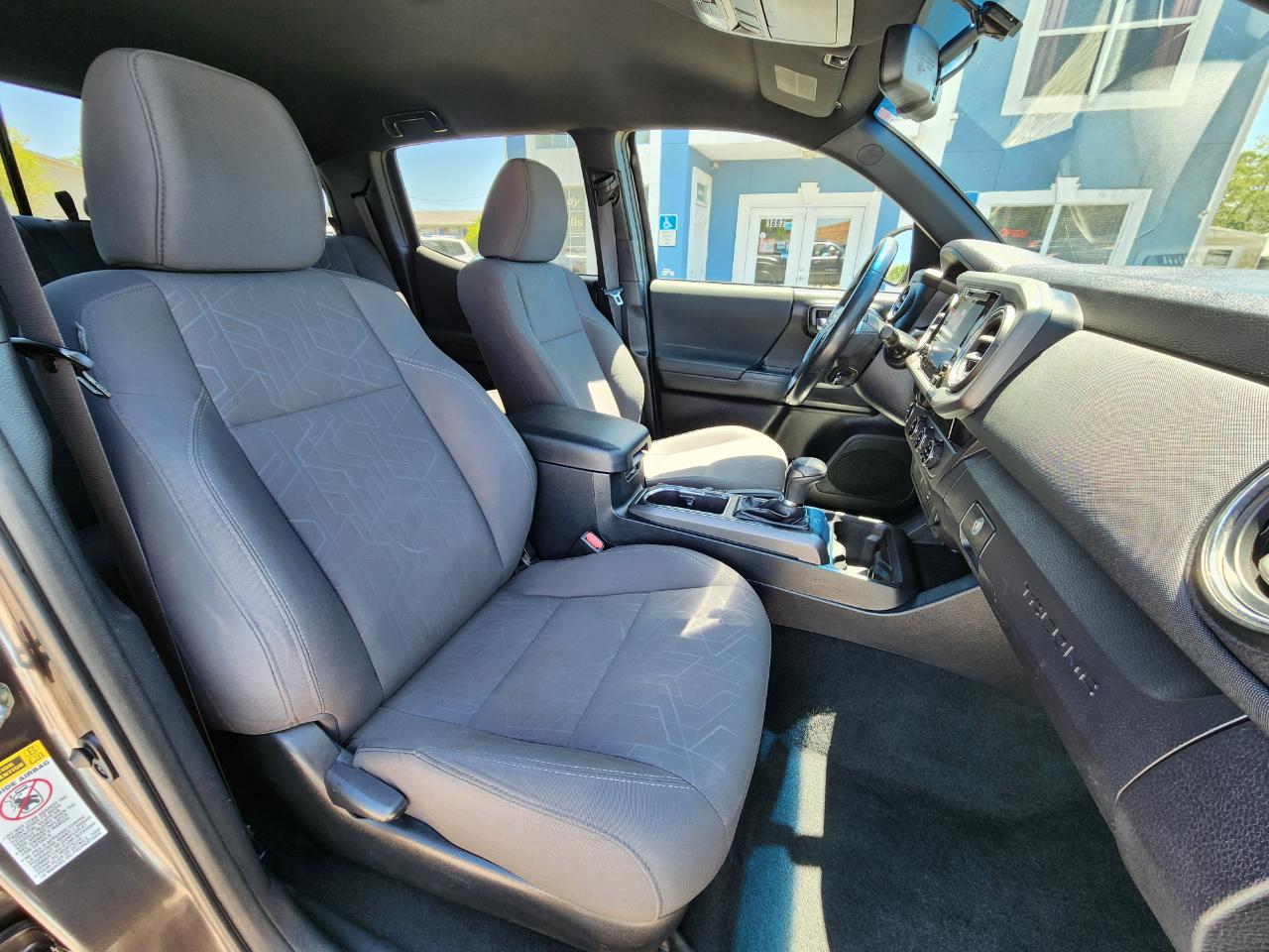 Toyota Tacoma TRD Off Road Double Cab 5' Bed V6 4x2 AT (Natl) 2017