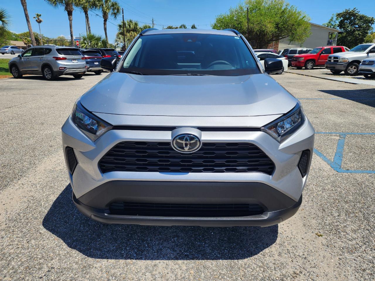 Toyota RAV4 LE FWD (Natl) 2021