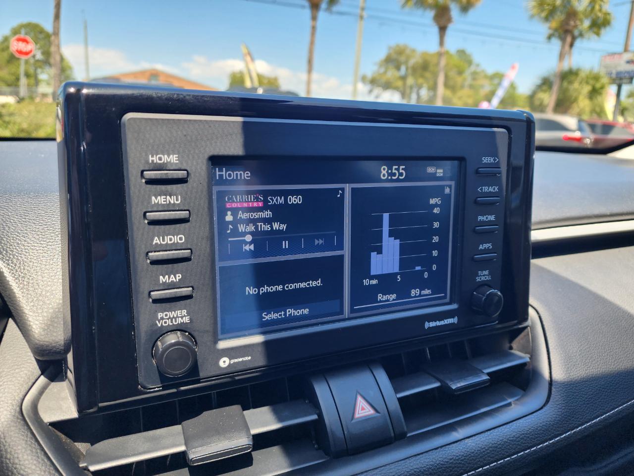 Toyota RAV4 LE FWD (Natl) 2021