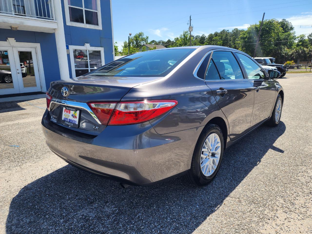 Toyota Camry 4dr Sdn I4 Auto XLE (Natl) 2016
