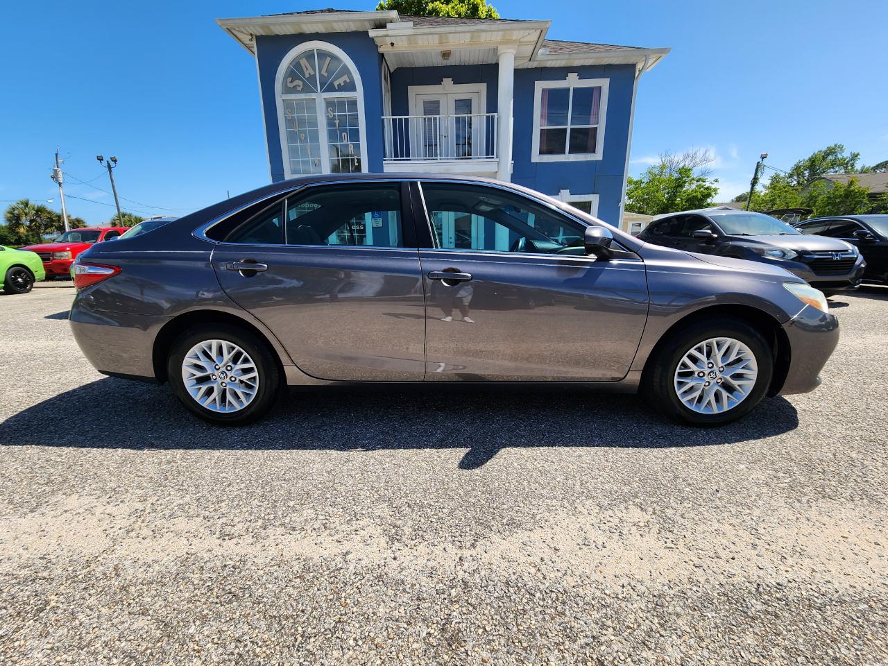 Toyota Camry 4dr Sdn I4 Auto XLE (Natl) 2016