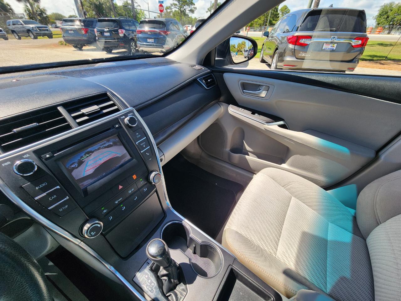 Toyota Camry 4dr Sdn I4 Auto XLE (Natl) 2016