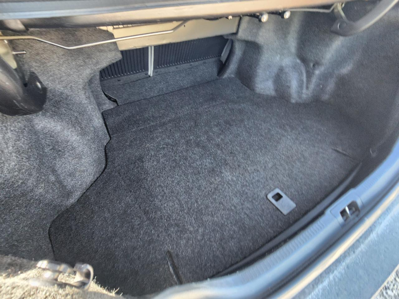 Toyota Camry 4dr Sdn I4 Auto XLE (Natl) 2016