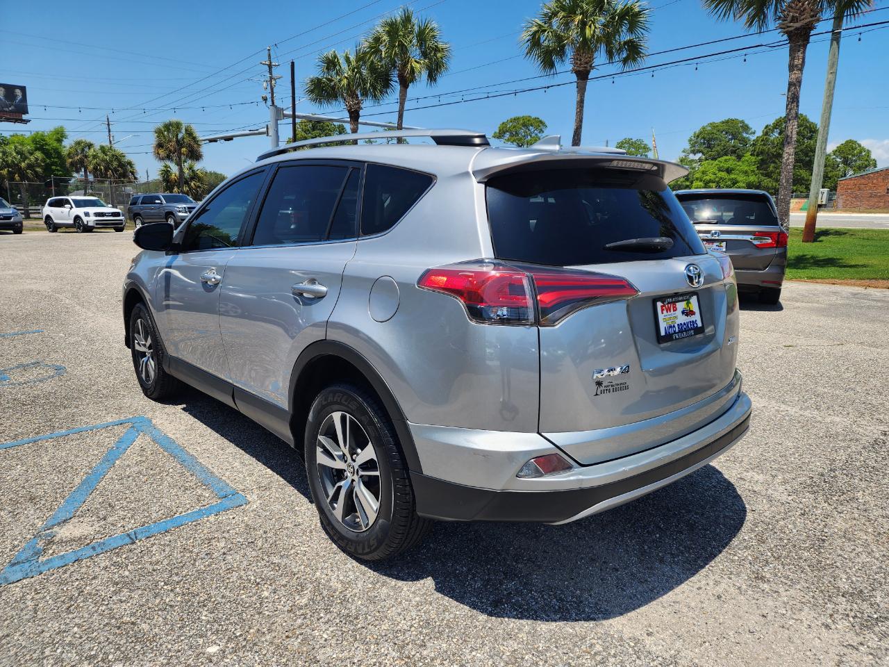 Toyota RAV4 XLE FWD 2018