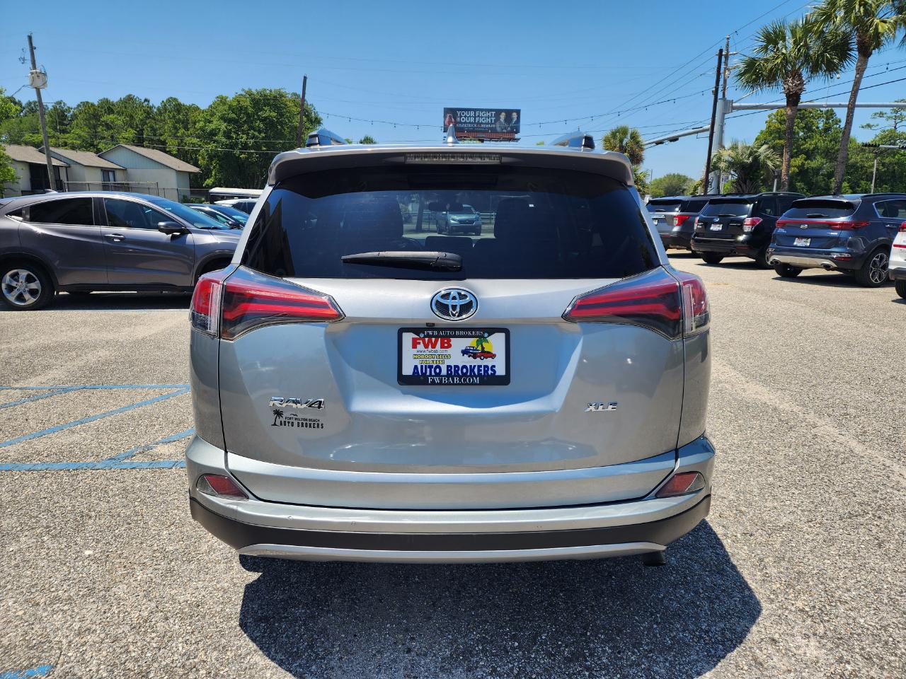 Toyota RAV4 XLE FWD 2018