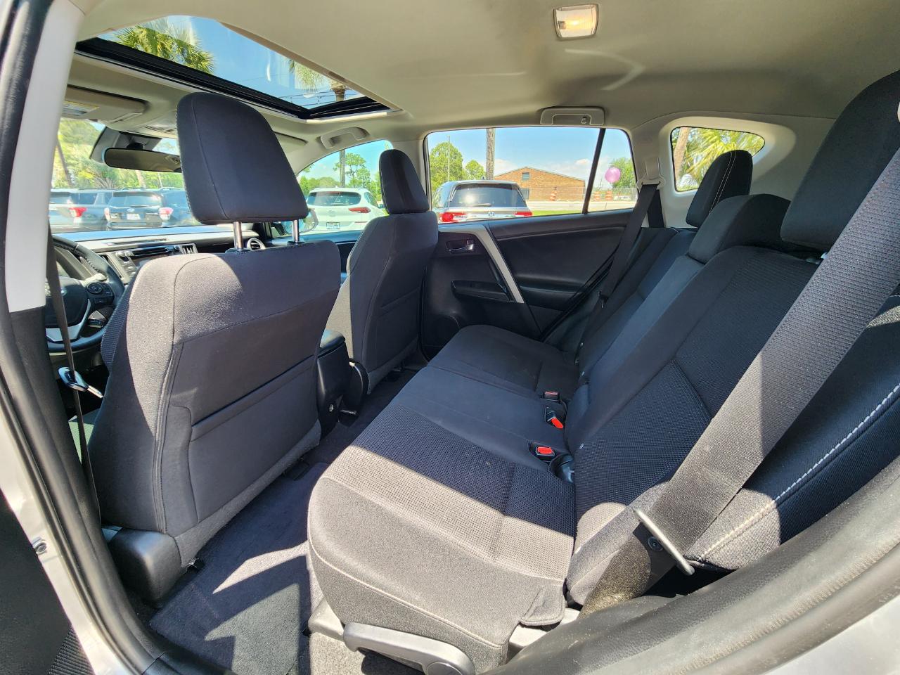 Toyota RAV4 XLE FWD 2018