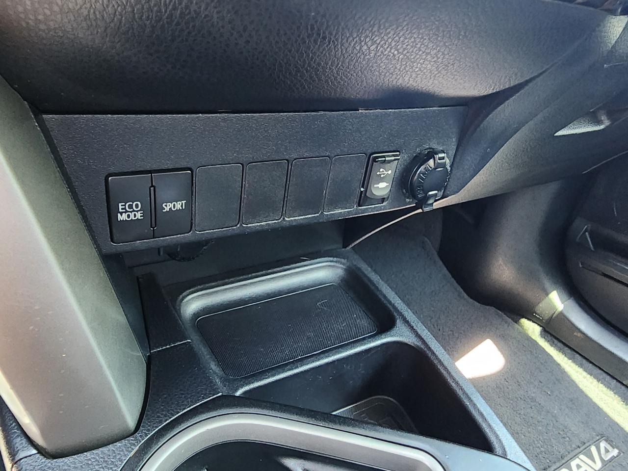 Toyota RAV4 XLE FWD 2018