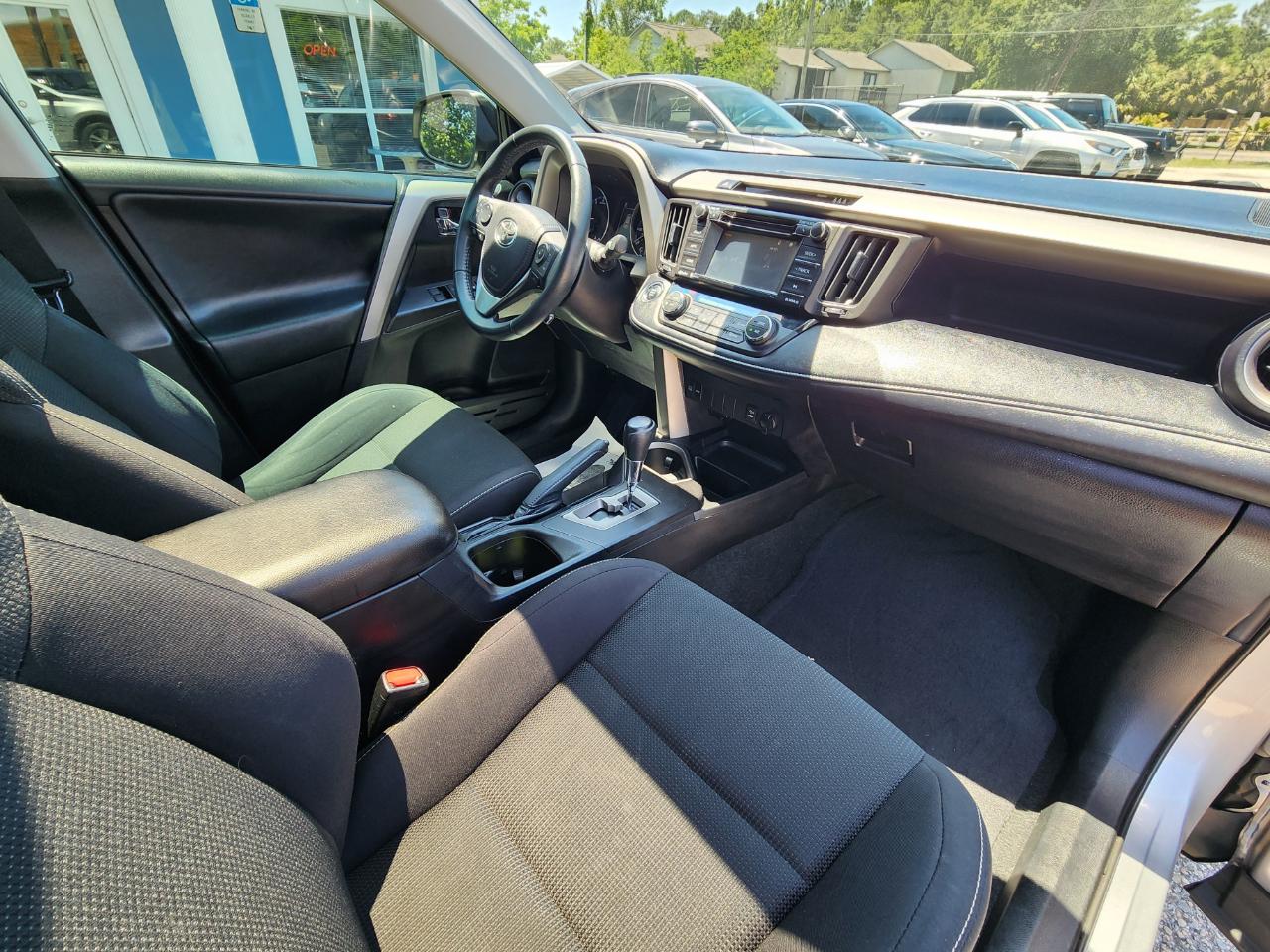 Toyota RAV4 XLE FWD 2018