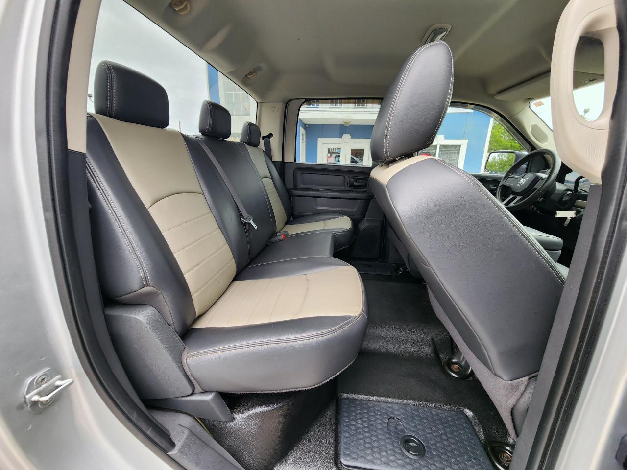 Dodge Ram 1500 4WD Crew Cab 140.5" ST 2010