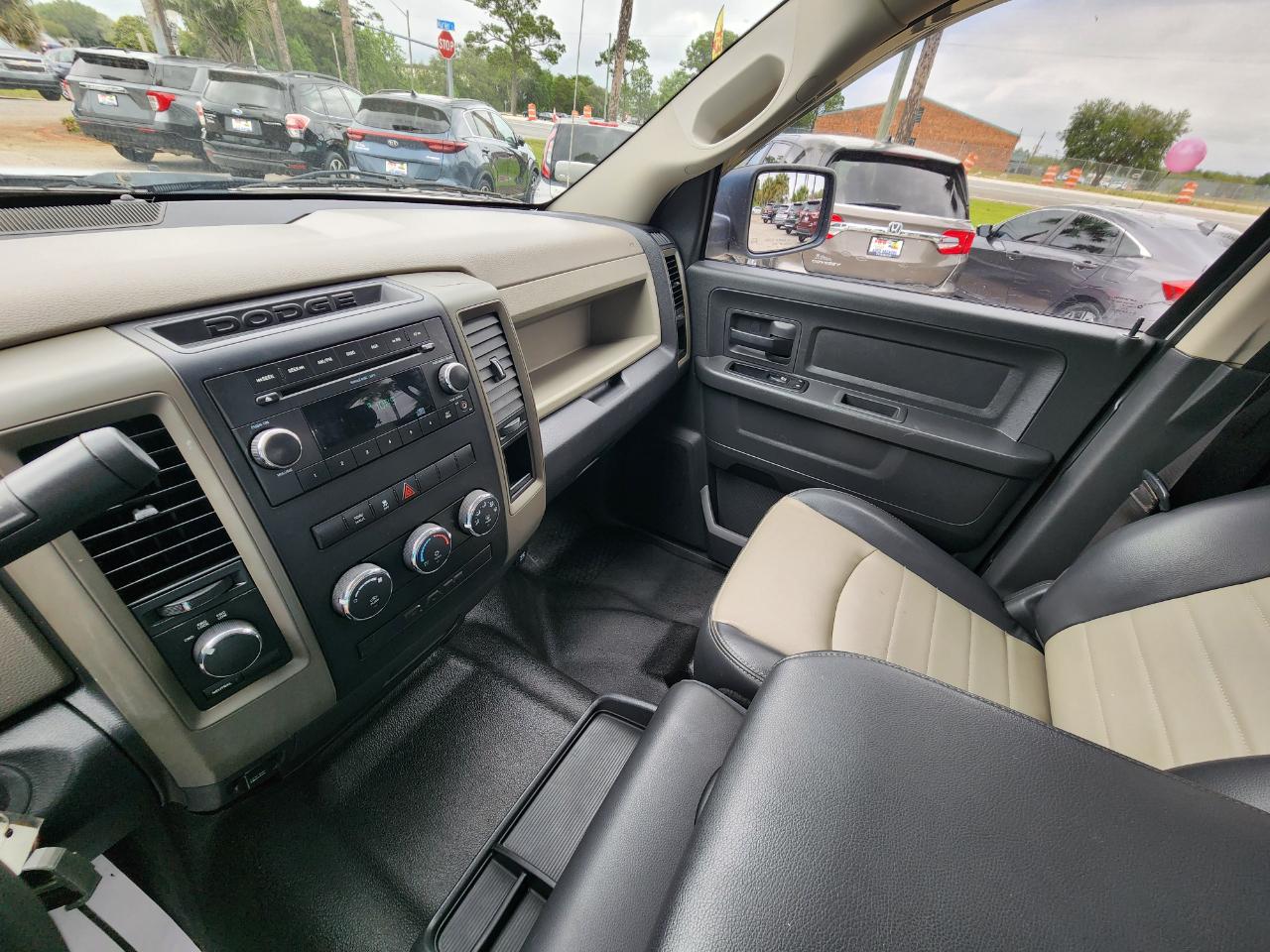 Dodge Ram 1500 4WD Crew Cab 140.5" ST 2010