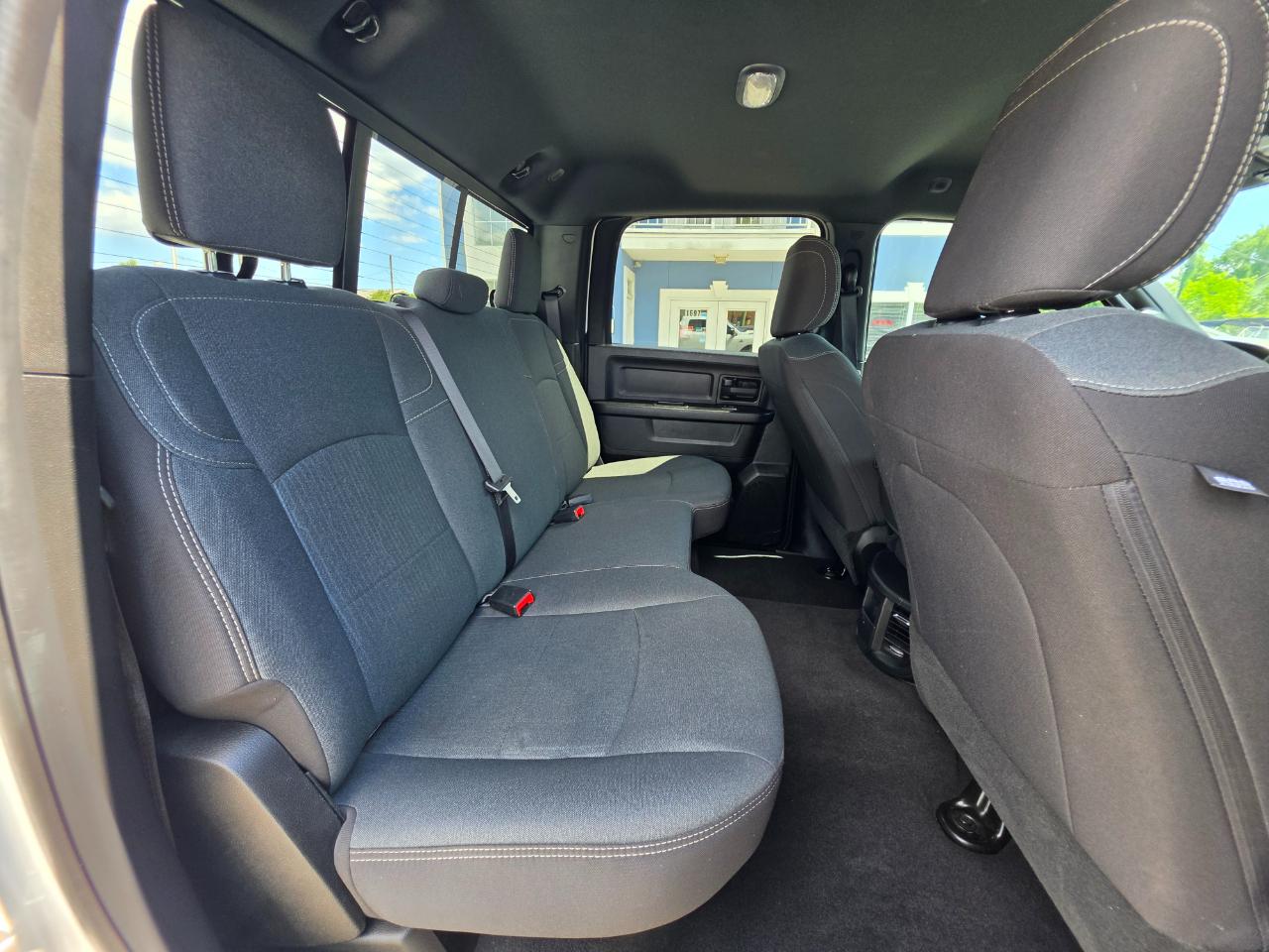 RAM 2500 Tradesman 4x4 Crew Cab 6'4" Box 2024