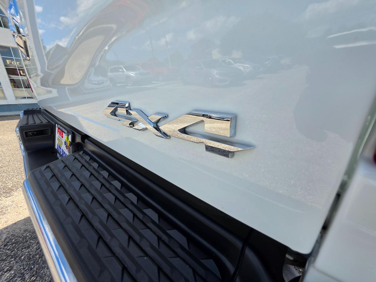 RAM 2500 Tradesman 4x4 Crew Cab 6'4" Box 2024