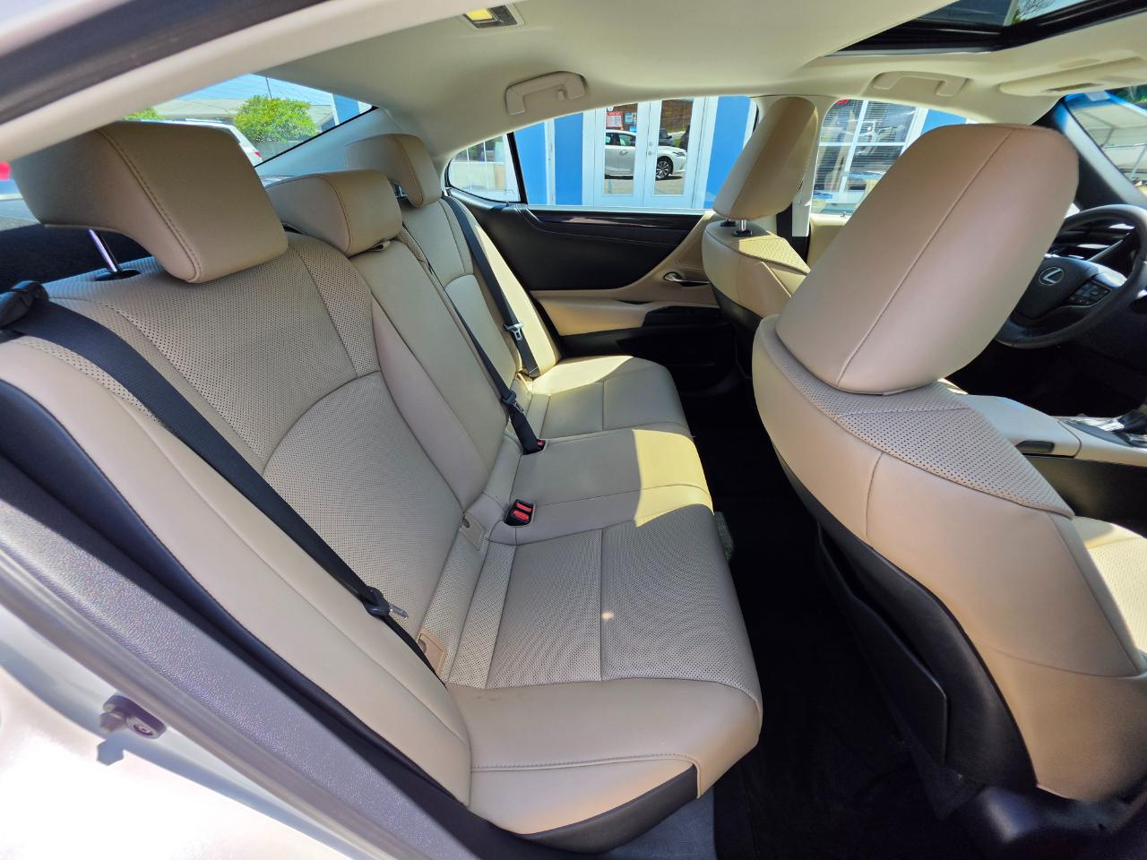 Lexus ES ES 350 FWD 2021