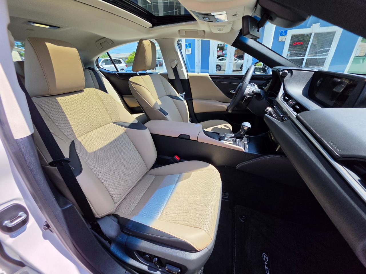 Lexus ES ES 350 FWD 2021