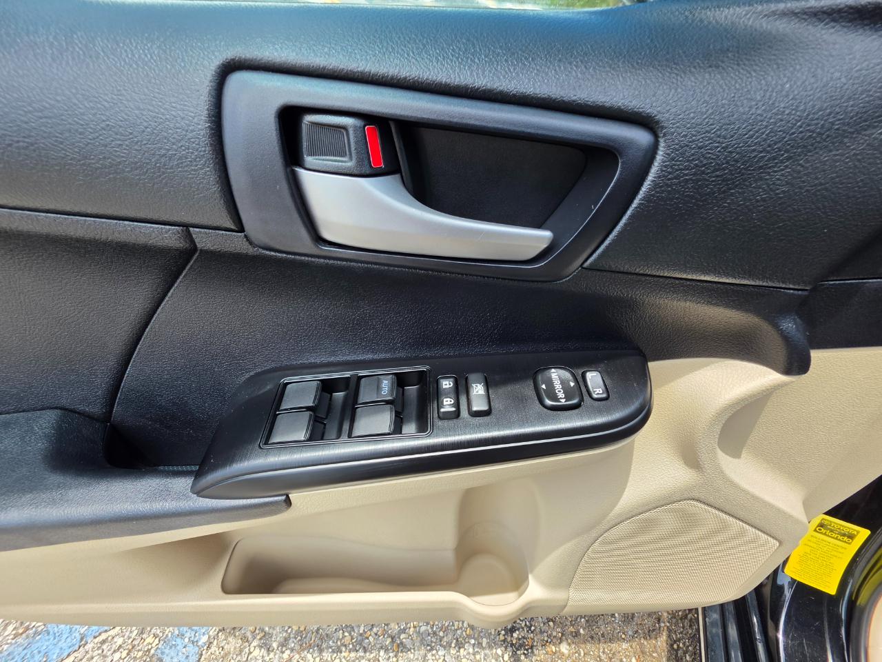 Toyota Camry 4dr Sdn I4 Auto L (Natl) 2012