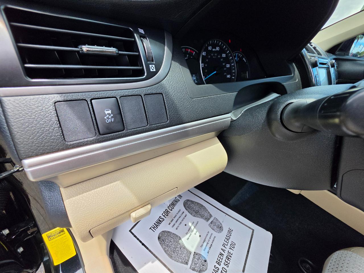 Toyota Camry 4dr Sdn I4 Auto L (Natl) 2012