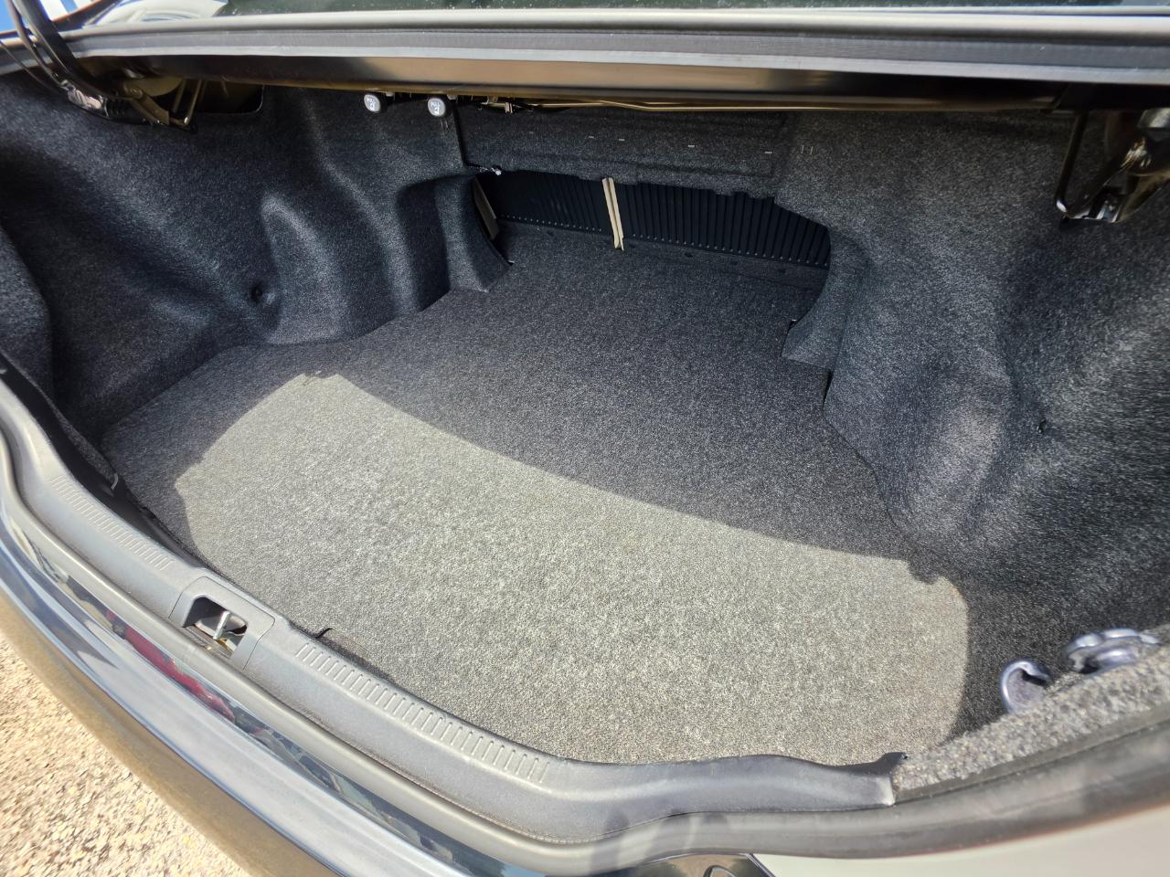 Toyota Camry 4dr Sdn I4 Auto L (Natl) 2012
