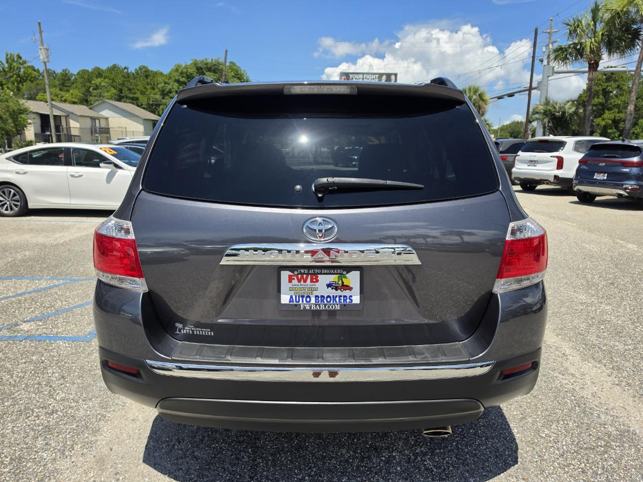 Toyota Highlander SE FWD V6 2012