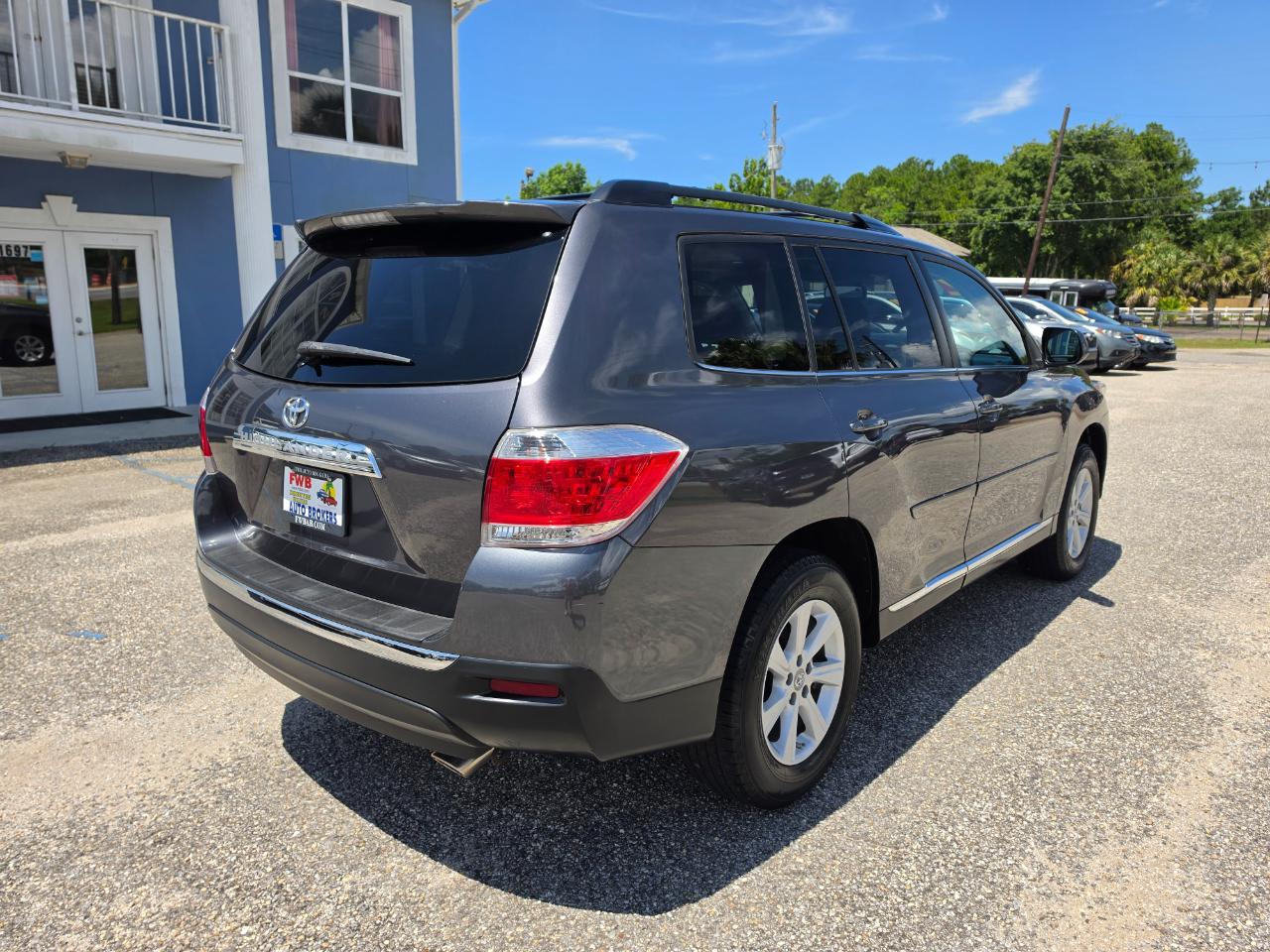 Toyota Highlander SE FWD V6 2012