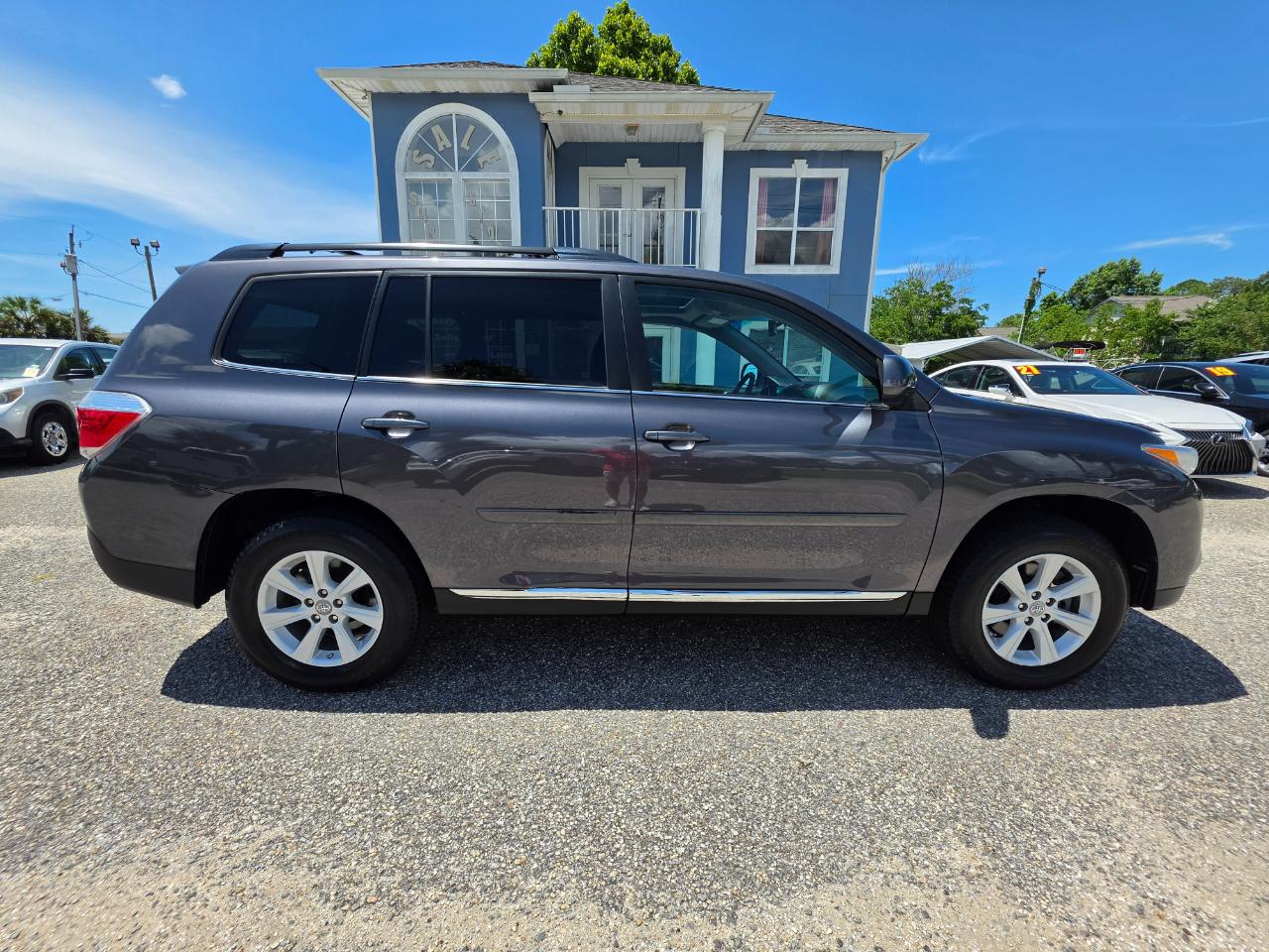 Toyota Highlander SE FWD V6 2012