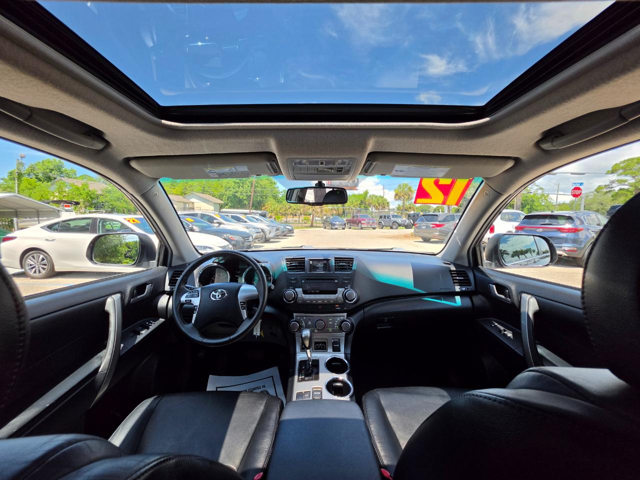 Toyota Highlander SE FWD V6 2012