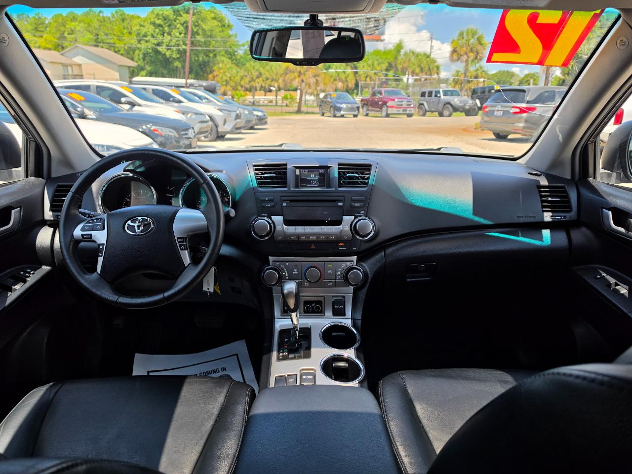 Toyota Highlander SE FWD V6 2012