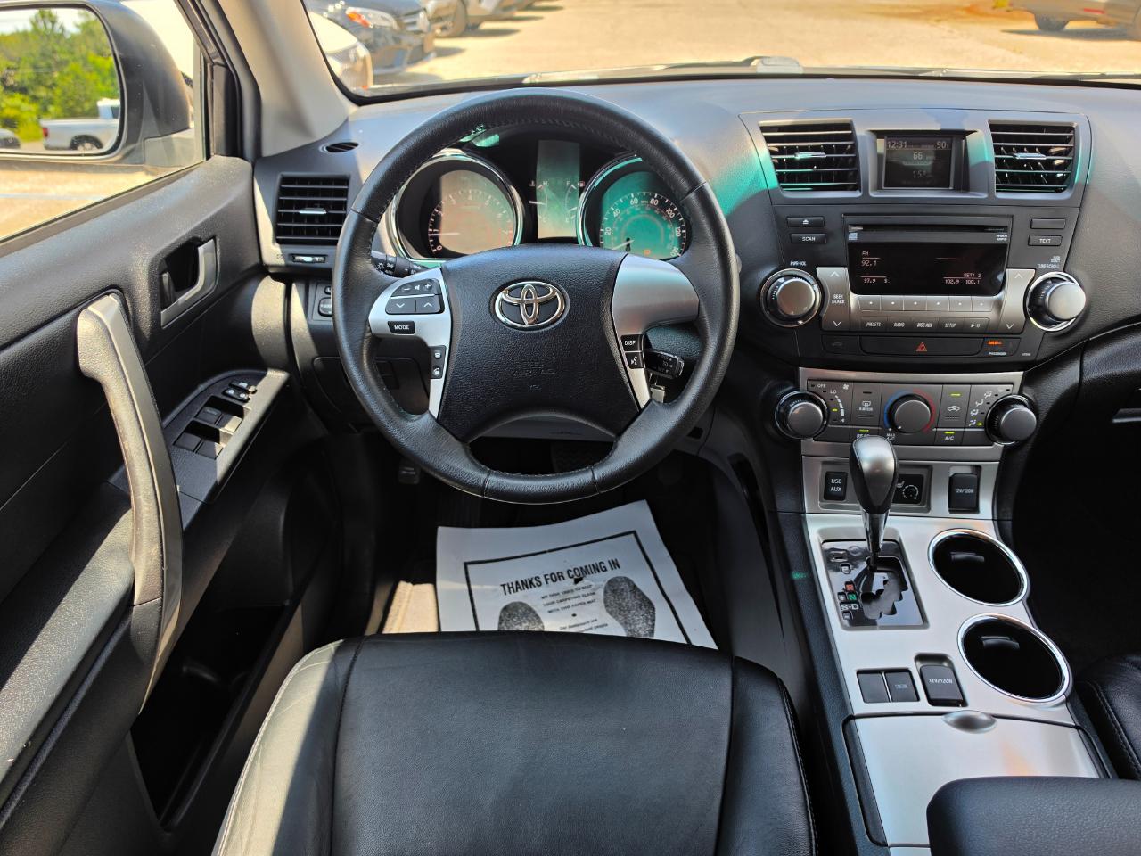 Toyota Highlander SE FWD V6 2012