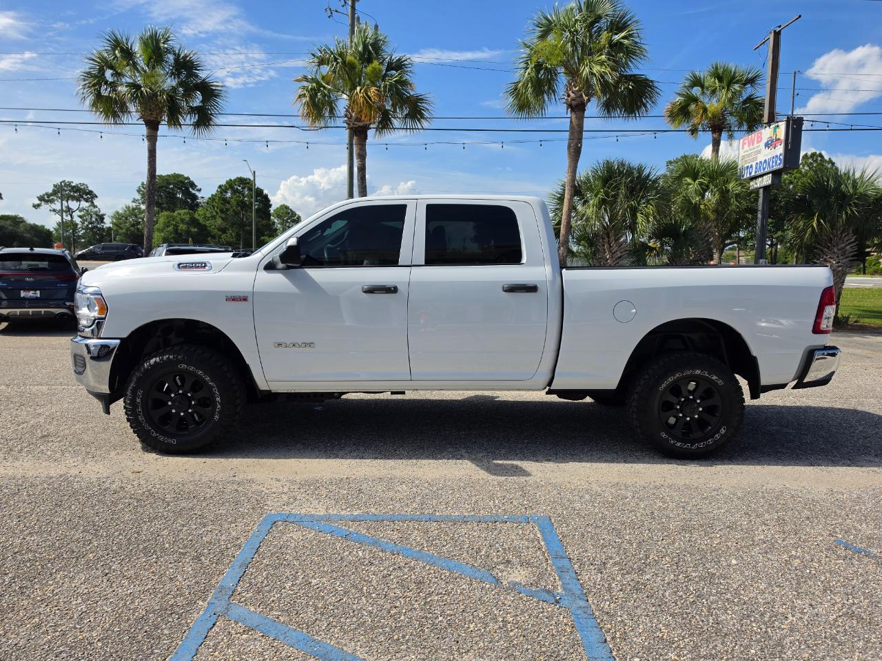 RAM 2500 Tradesman 4x4 Crew Cab 6'4" Box 2021