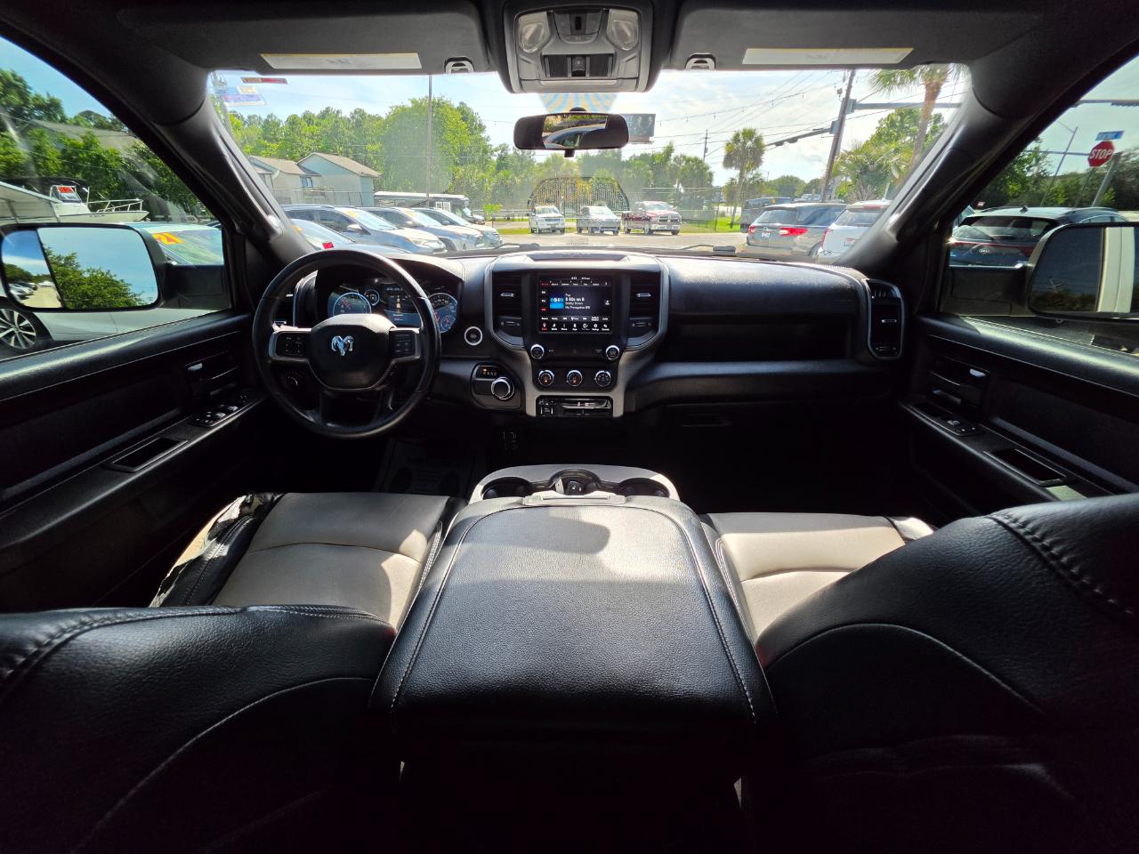 RAM 2500 Tradesman 4x4 Crew Cab 6'4" Box 2021