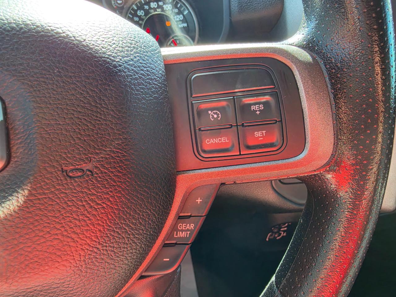 RAM 2500 Tradesman 4x4 Crew Cab 6'4" Box 2021