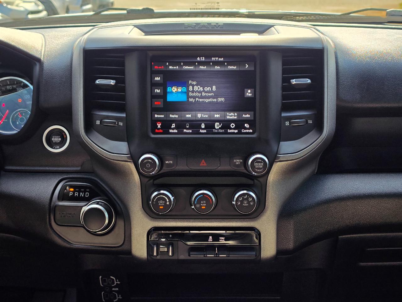 RAM 2500 Tradesman 4x4 Crew Cab 6'4" Box 2021