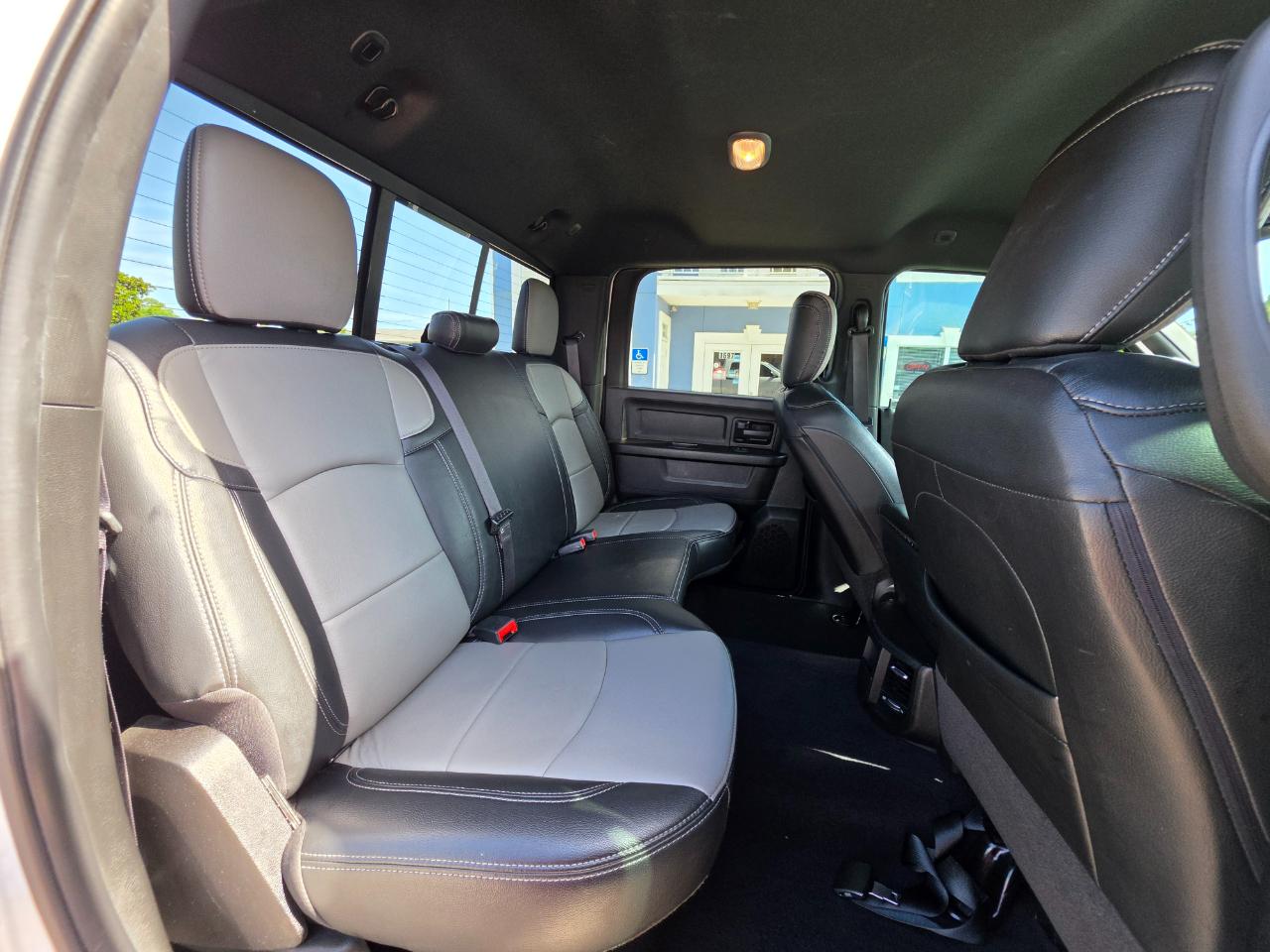 RAM 2500 Tradesman 4x4 Crew Cab 6'4" Box 2021