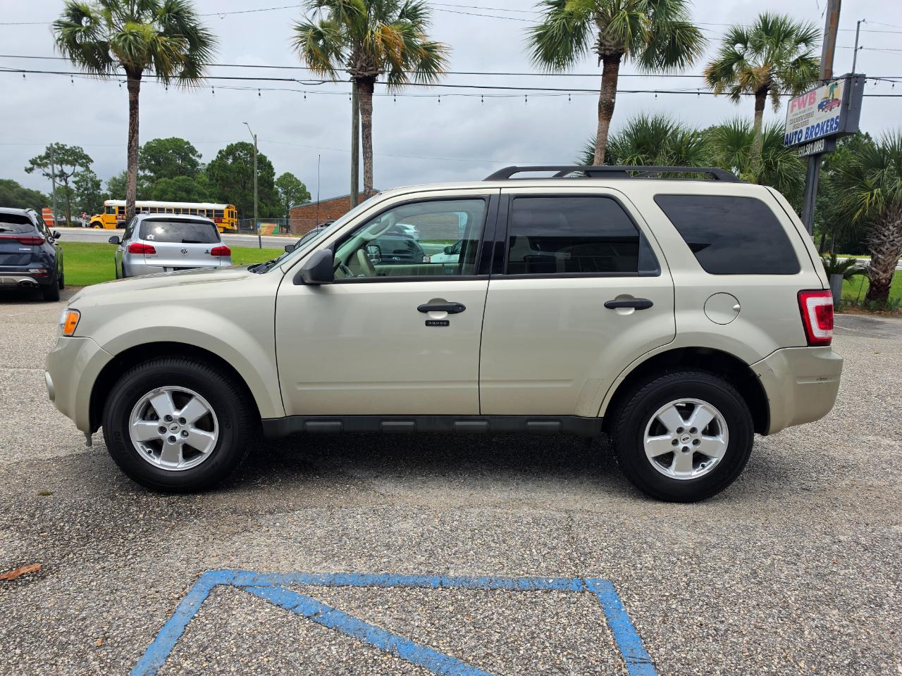 Ford Escape FWD 4dr XLT 2012