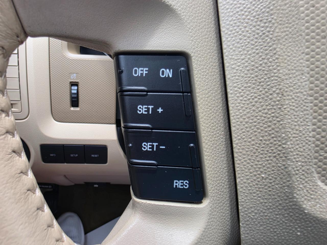 Ford Escape FWD 4dr XLT 2012
