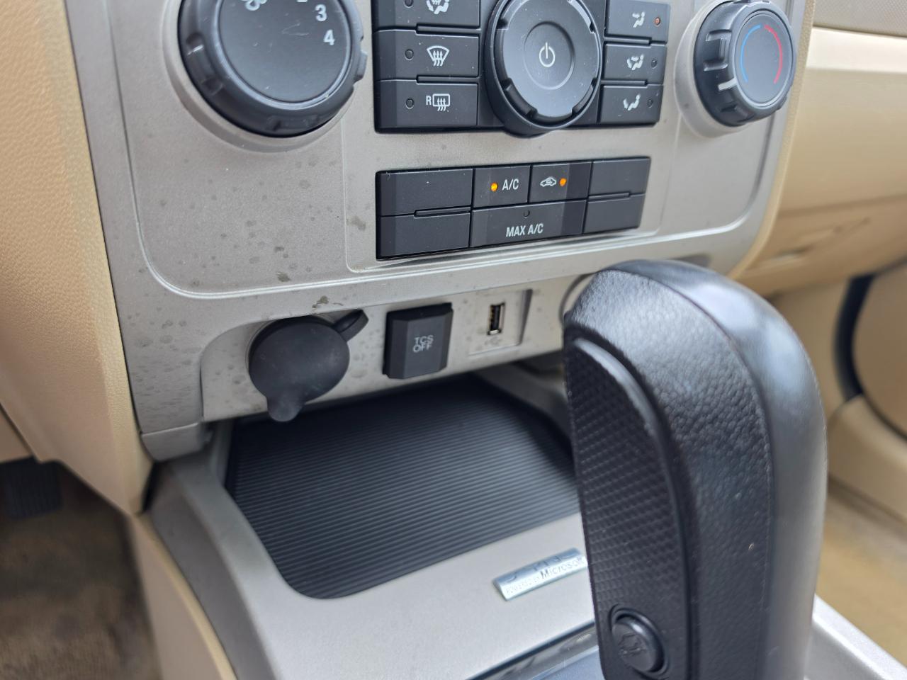 Ford Escape FWD 4dr XLT 2012