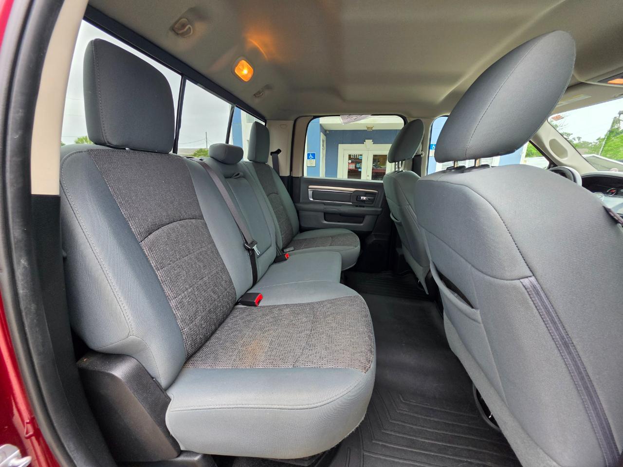 RAM 1500 Big Horn 4x2 Crew Cab 5'7" Box 2017