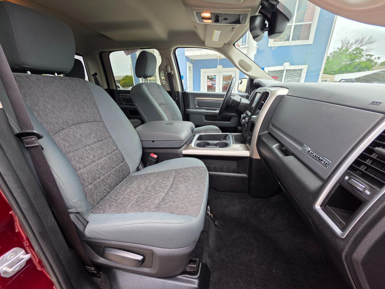 RAM 1500 Big Horn 4x2 Crew Cab 5'7" Box 2017