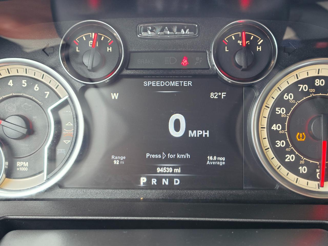RAM 1500 Big Horn 4x2 Crew Cab 5'7" Box 2017