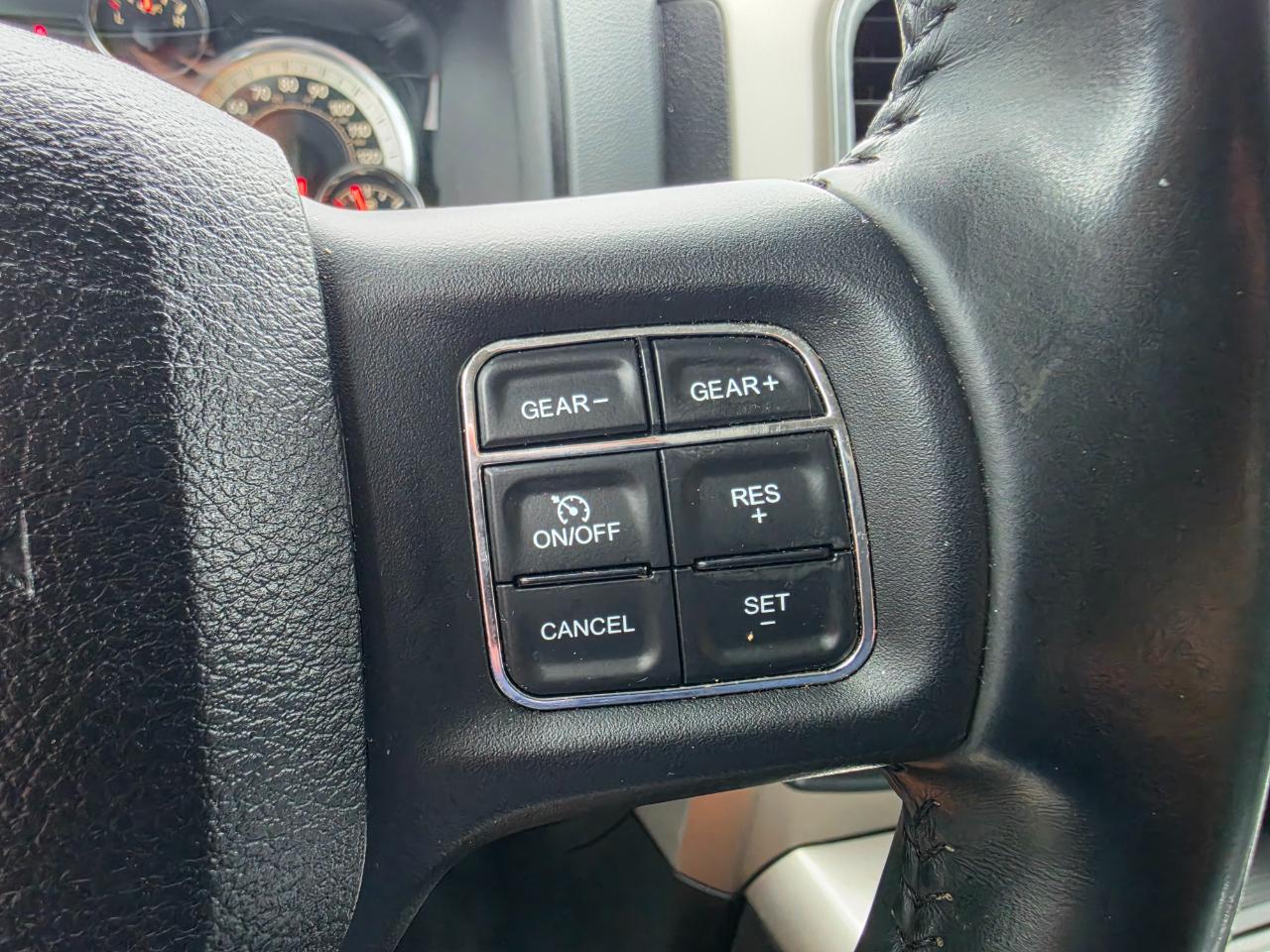 RAM 1500 Big Horn 4x2 Crew Cab 5'7" Box 2017