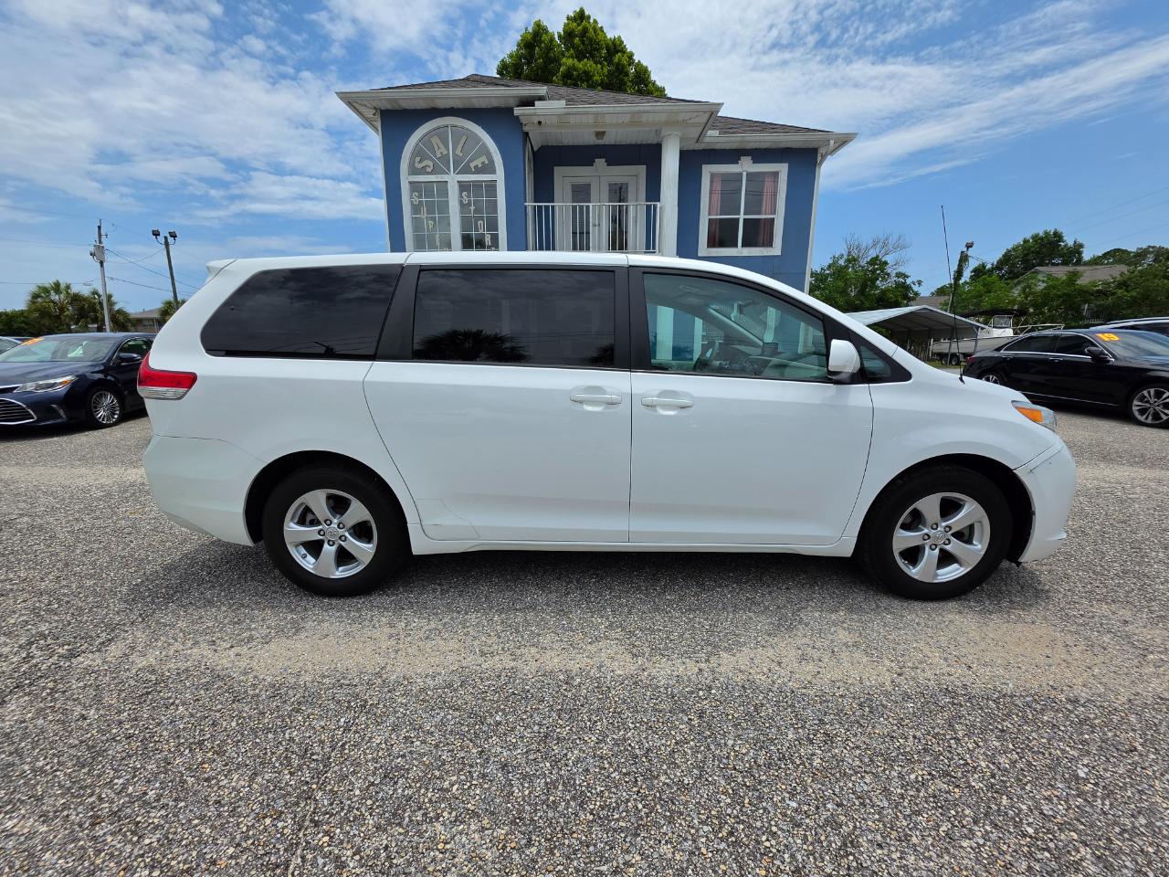 Toyota Sienna  2012