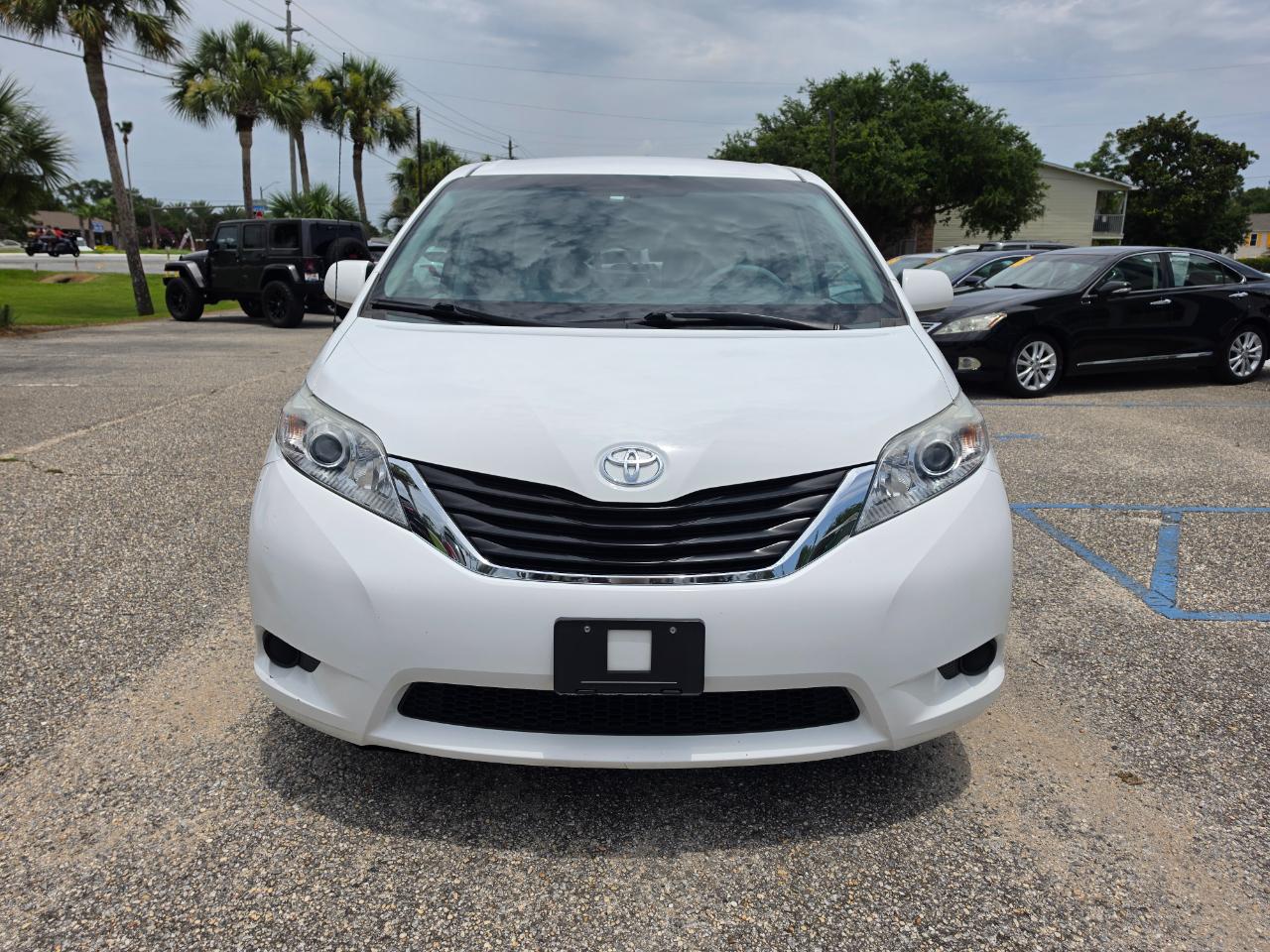 Toyota Sienna  2012