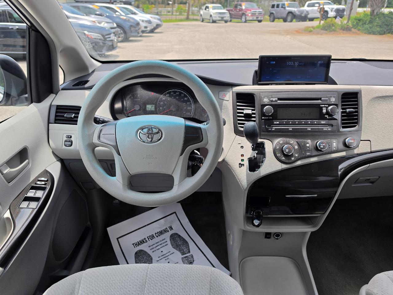 Toyota Sienna  2012