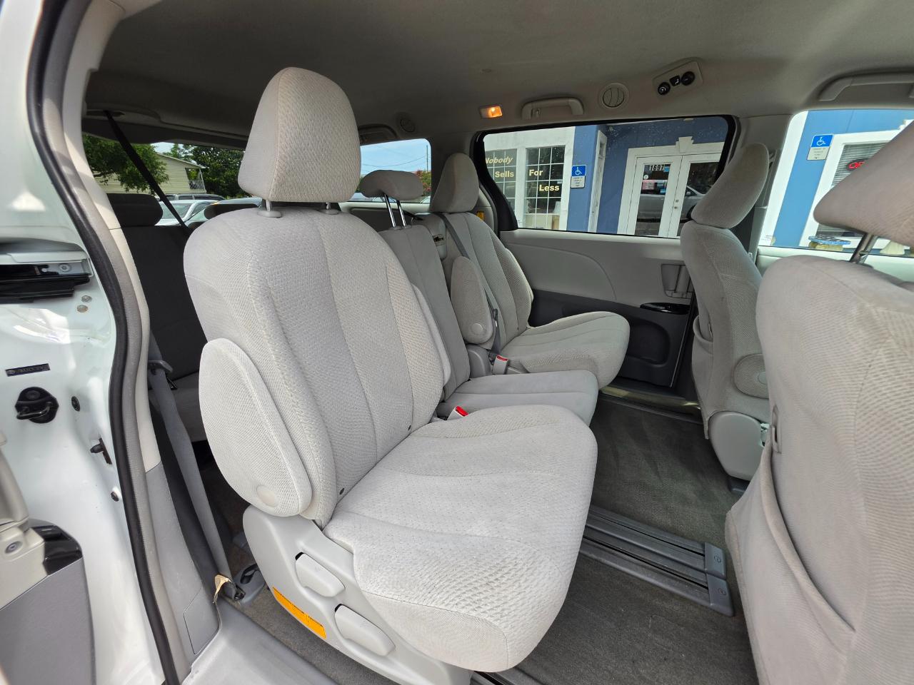 Toyota Sienna  2012