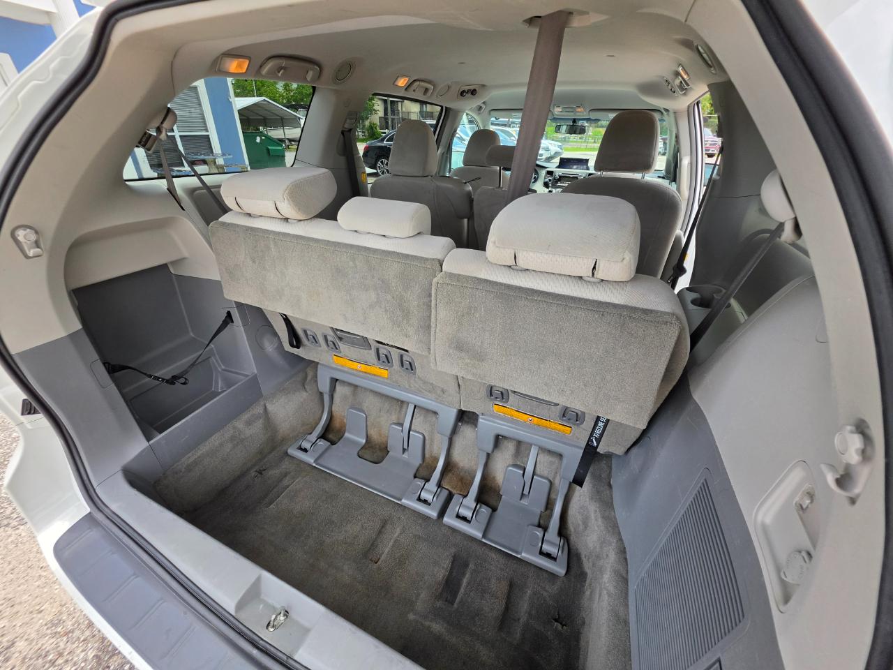 Toyota Sienna  2012