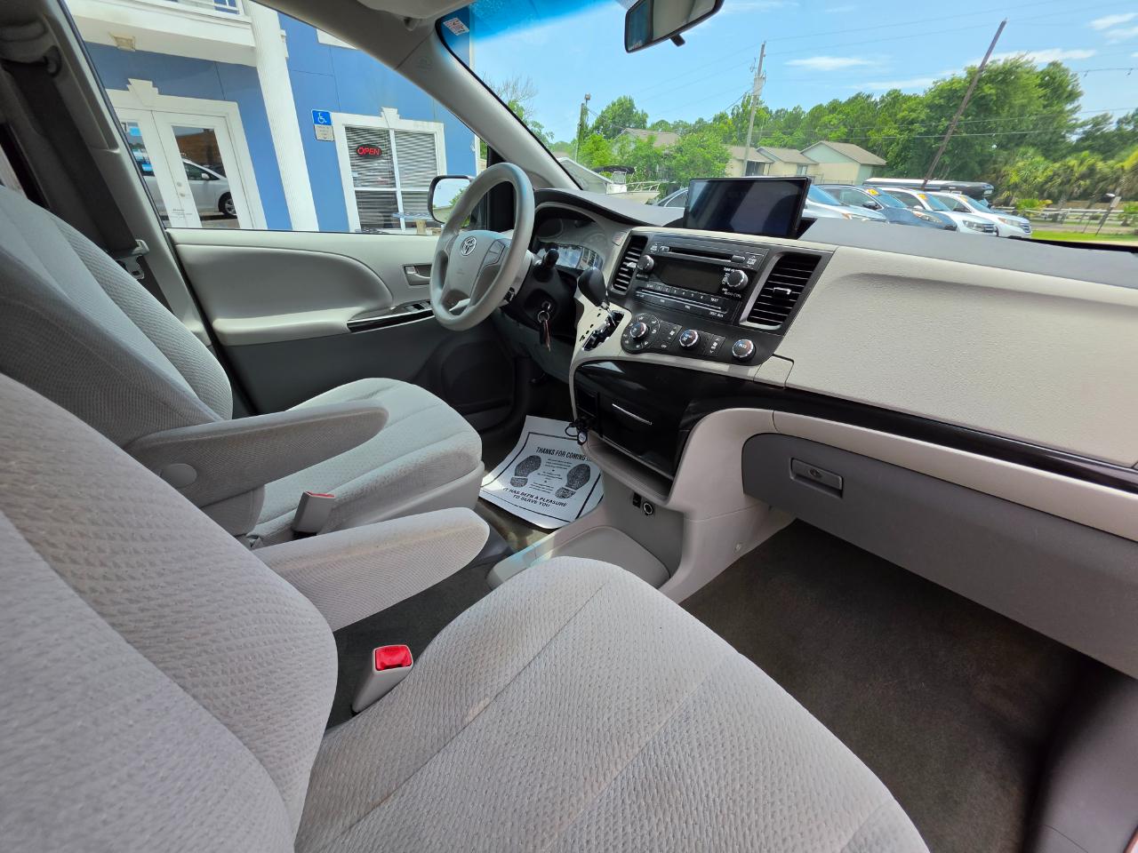 Toyota Sienna  2012