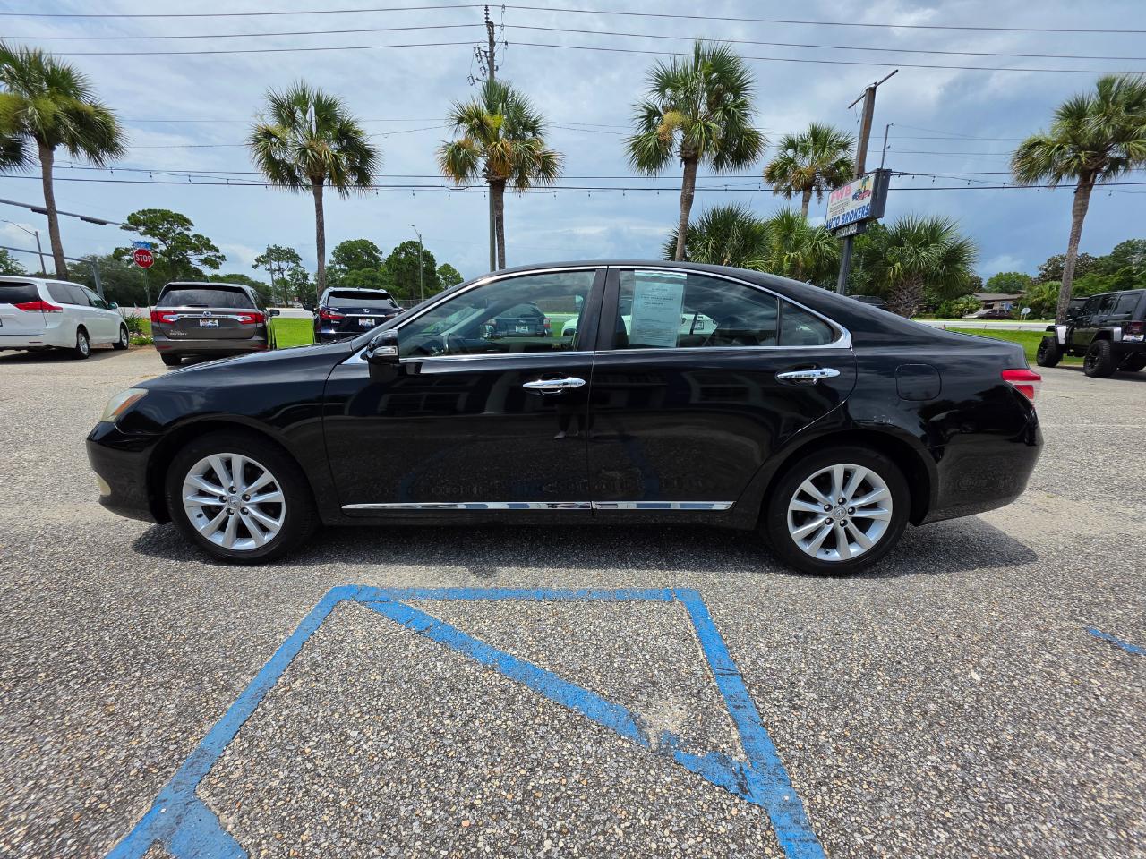 Lexus ES 350 4dr Sdn 2010