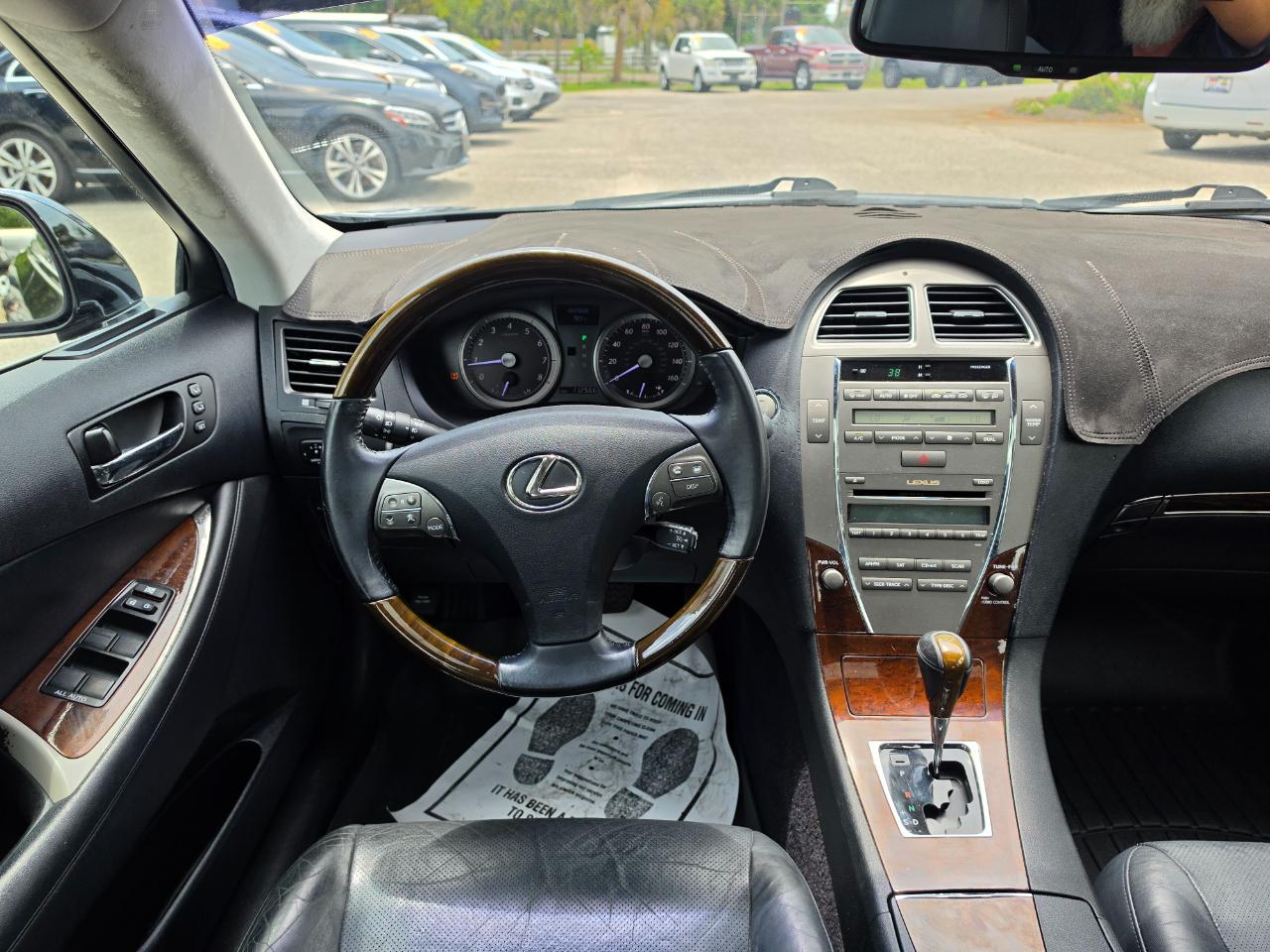 Lexus ES 350 4dr Sdn 2010