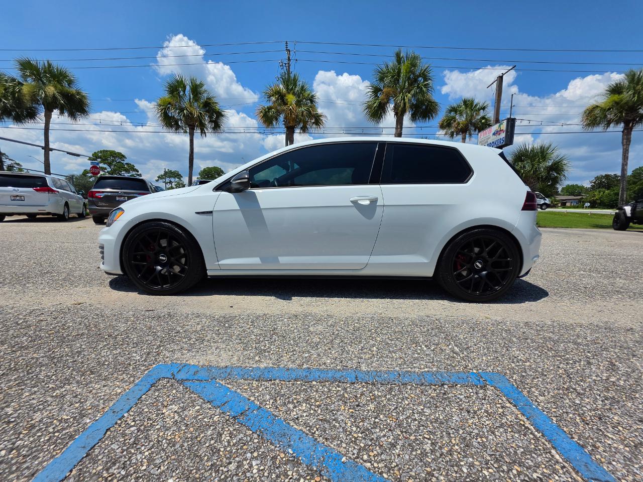 Volkswagen Golf GTI 2dr HB DSG S w/Performance Pkg 2015